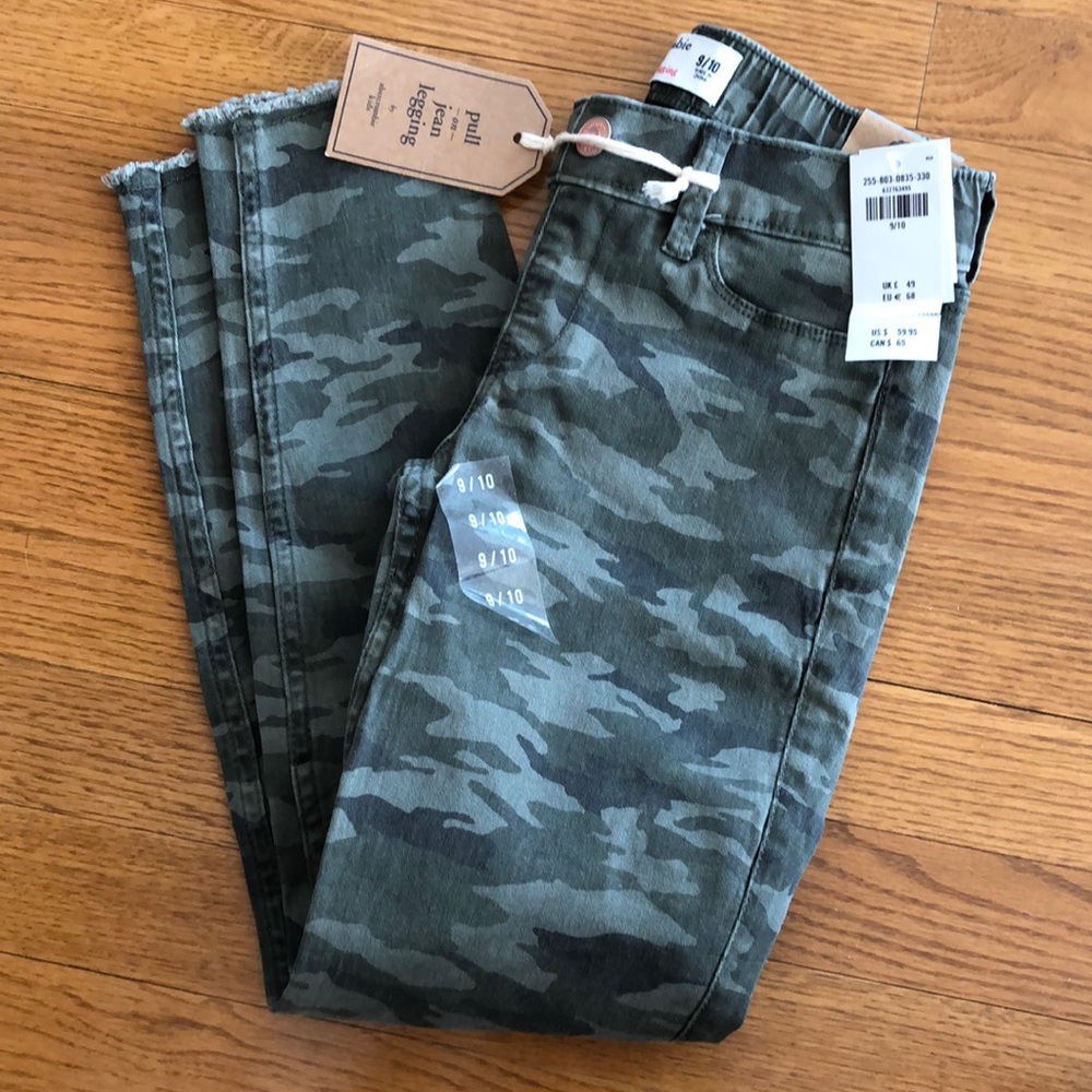 NWT Girls Camo Jeggings